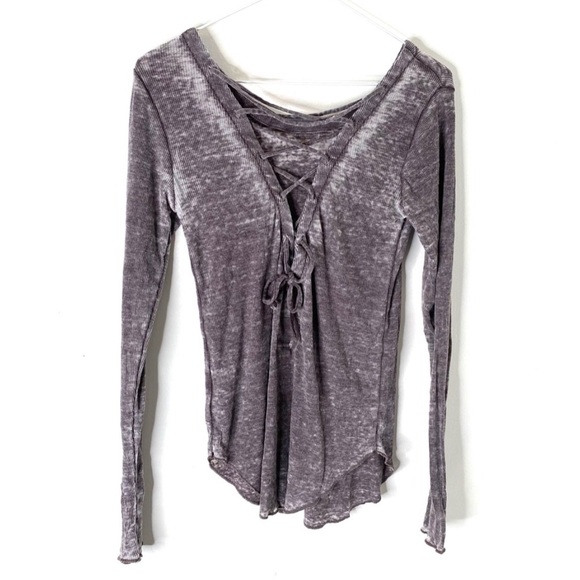 Chaser | Ribbed Long Sleeve Tee Laced Up Back. Shirt Tail Tee. Size Small. - Picture 1 of 14